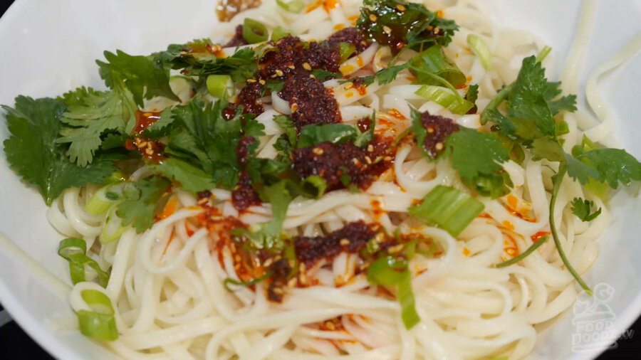 A bowl of Sichuan Cold Noodles 四川涼面