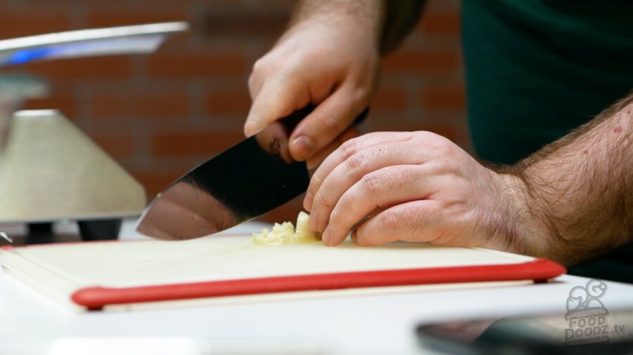 Mincing garlic