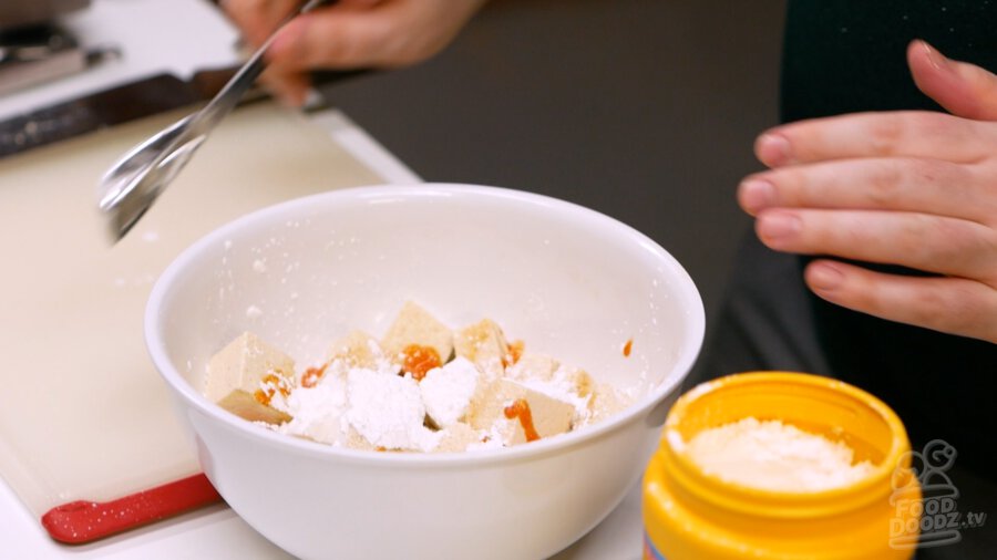 Adding cornstarch to tofu