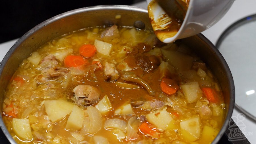 adding the dissolved curry roux to the pan