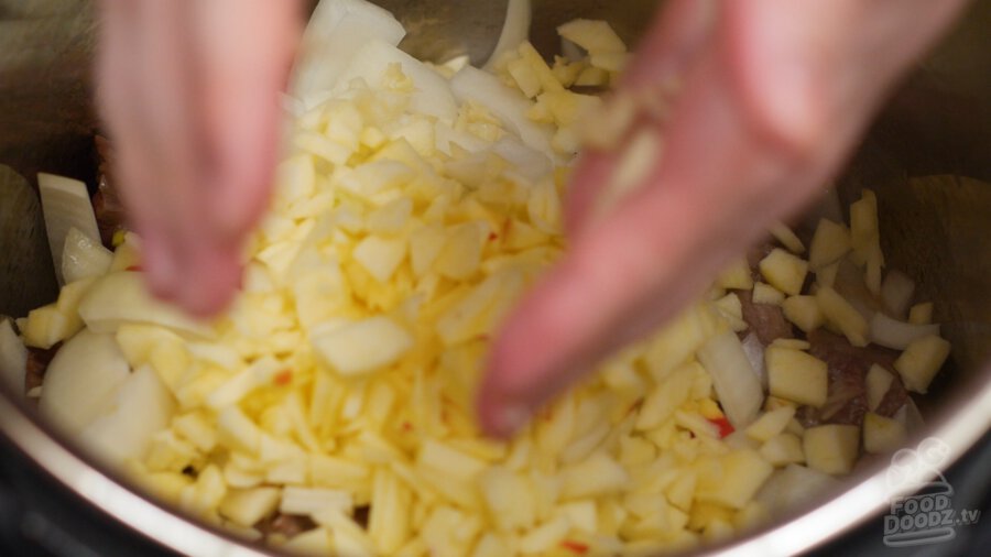 adding apple to pressure cooker